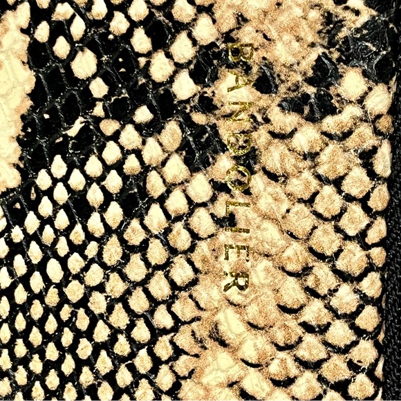 BANDOLIER Rare snakeskin crossbody zipper pouch/ cell phone holder - Picture 6 of 6
